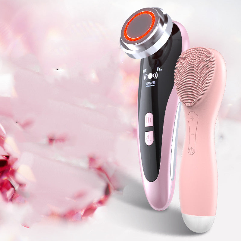 Silicone brush and beauty device
